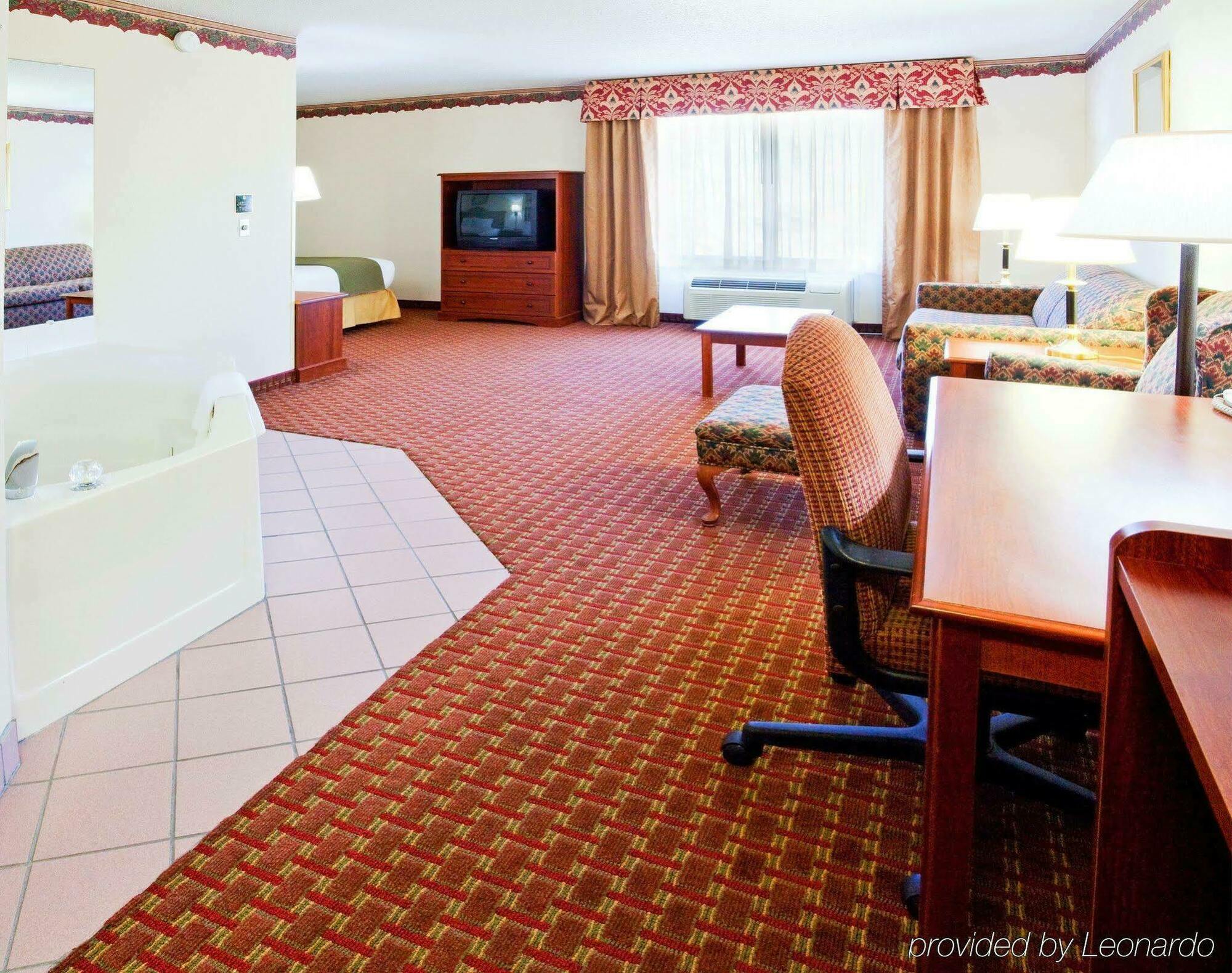 Holiday Inn Express Hillsville By Ihg Exteriör bild